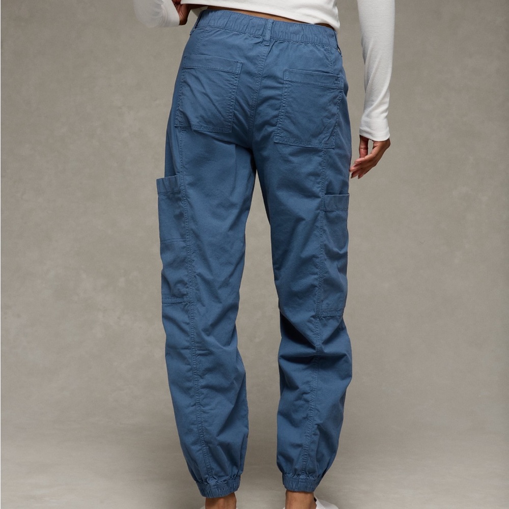 AE Snappy Stretch High Waisted Baggy Cargo Jogger Size 14 SHORT